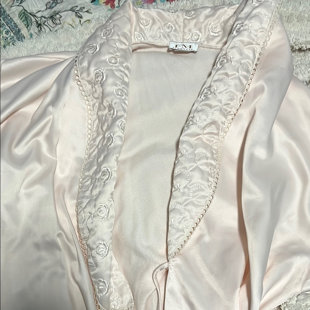 Cream Lace Trim Robe